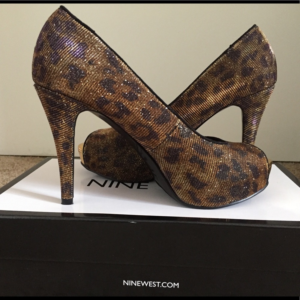 Nine West Golden High Heel shoes (size 5)